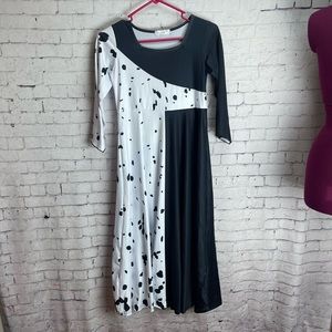 Cruella DeVille costume dress size 150 approximately an XL